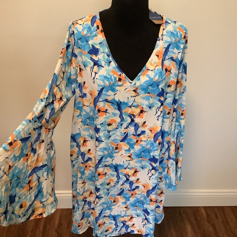 Pink Blush Women’s blue floral long bell sleeves med v- neck mini flowy dress